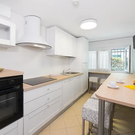 Appartamenti Smart A 30M Da Viale Dante E 100M Dal Mare Riccione Exterior photo