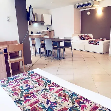 Appartamenti Smart A 30M Da Viale Dante E 100M Dal Mare Riccione Exterior photo